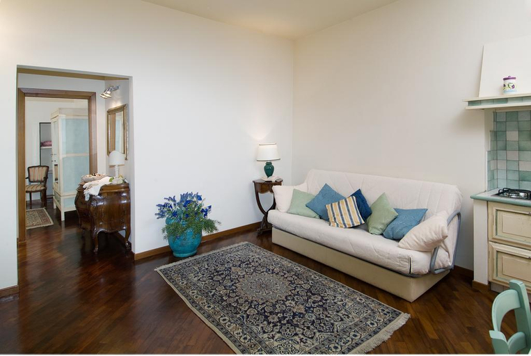Others 5, Accademia Residence, Prato