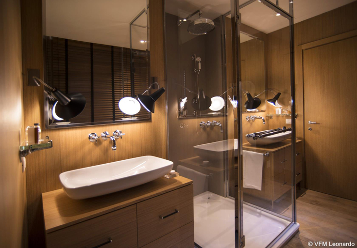 Bathroom 5, Hotel Lungarno, Florence