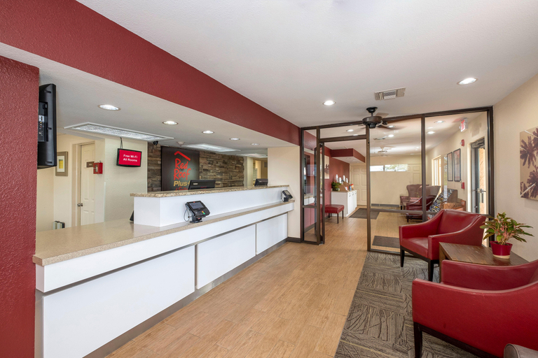 Public Area 2, Red Roof Inn PLUS+ & Suites Naples Downtown-5th Ave S, Collier
