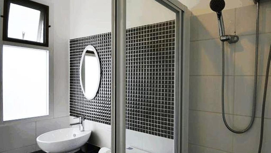 Bathroom 5, Good Night Cha-am Minitel, Cha-Am