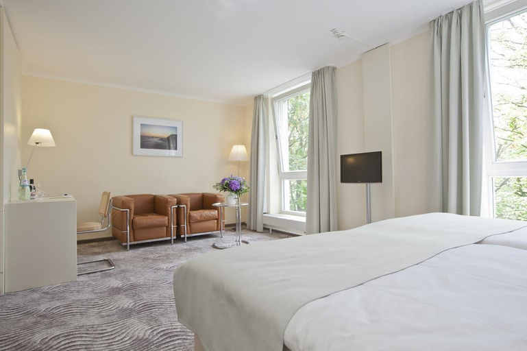 Bedroom 3, Michels Thalasso Nordseehaus, Aurich