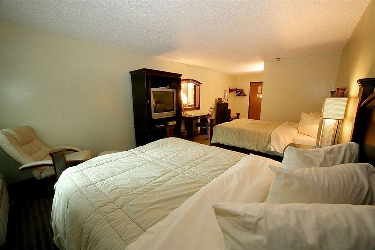 Bedroom 2, Marvin's Garden Inn, Oakland