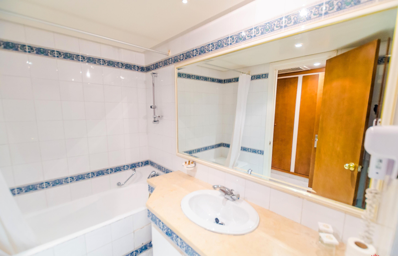 Bathroom 4, Houria Palace, Hammam Sousse