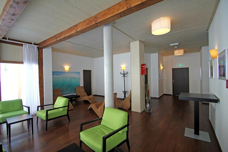 Public Area 5, Educare, Villach Land