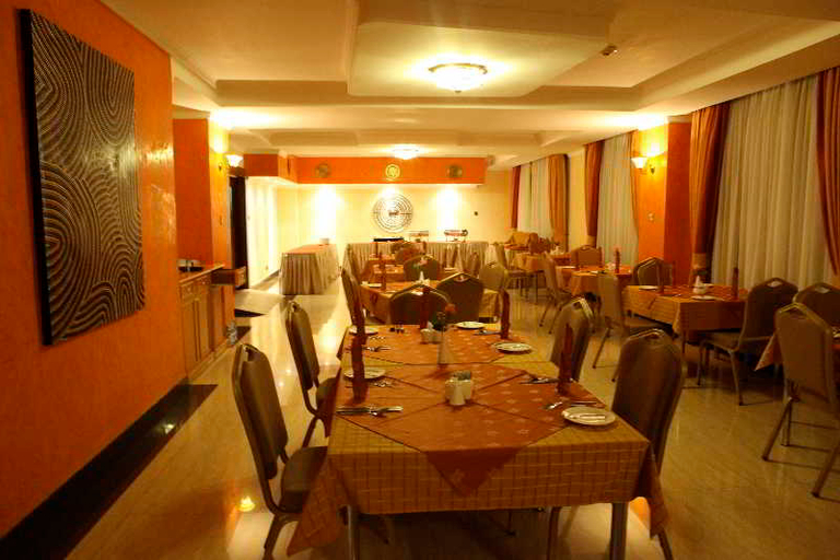Food & Drinks 4, Summerdale Inn, Starehe