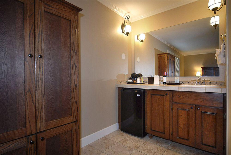 Bathroom, The Inn at Crested Butte, Gunnison