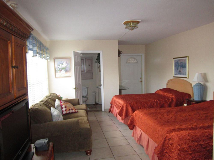 Bedroom 1, Sands Point Motel, Pinellas