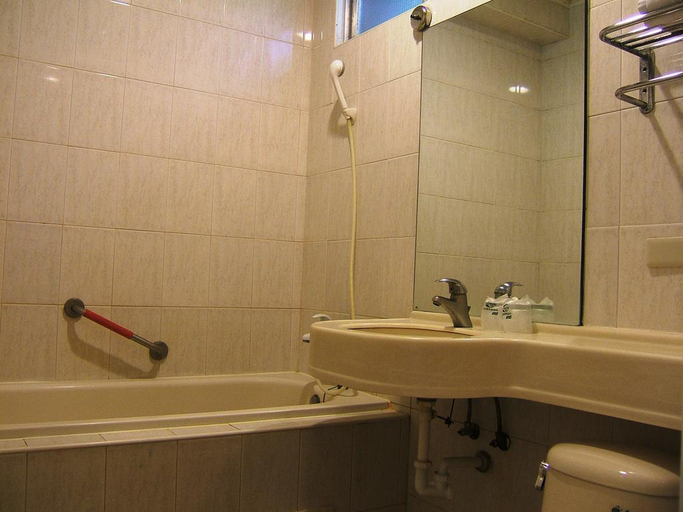 Bathroom 4, Rainbow Resort, Taitung
