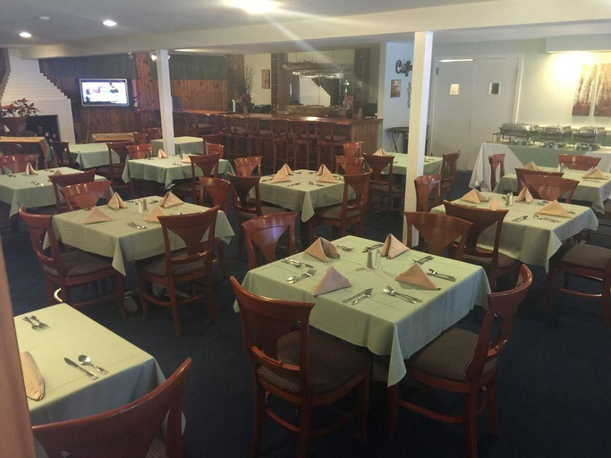 Food & Drinks 5, The Mountaineer Inn at Stowe, Lamoille