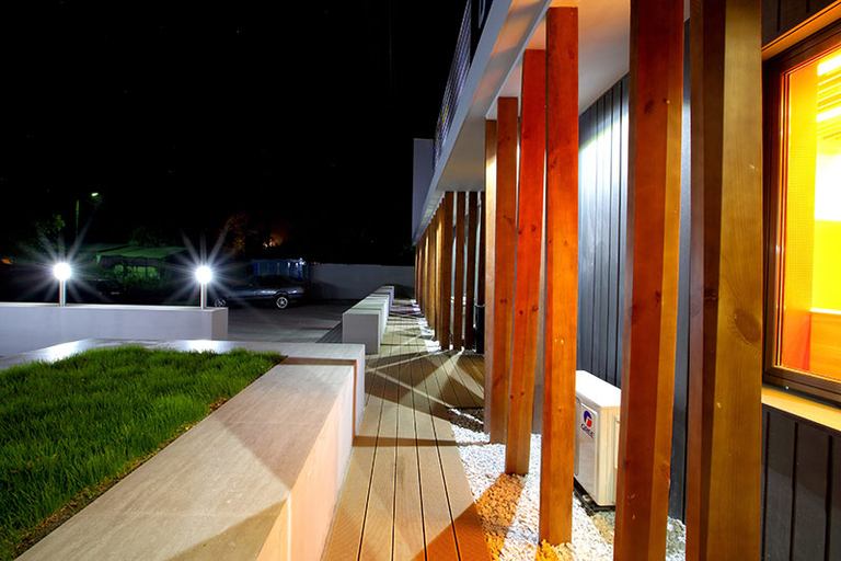 Exterior & Views
