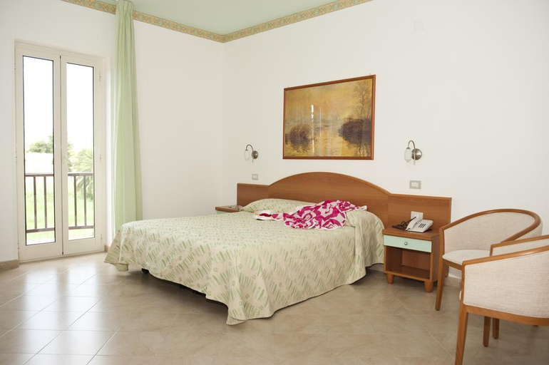 Bedroom 3, Nicolaus Club Oasi Vieste, Foggia