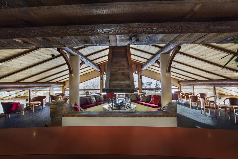 Public Area, Alpen Roc, Haute-Savoie