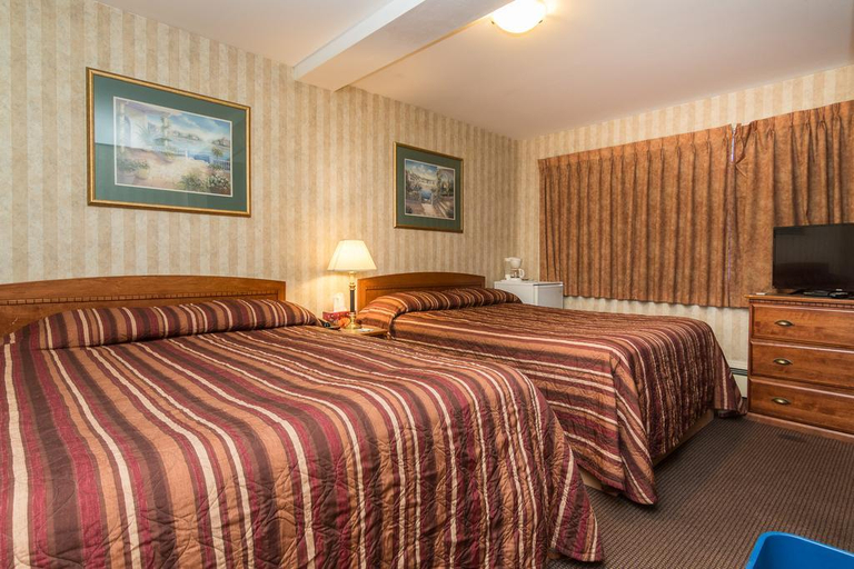 Bedroom 3, Canadas Best Value Inn Chinook Station, Division No. 6