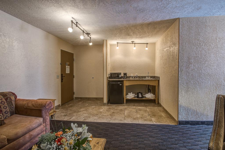 Public Area 3, Aarchway Inn, Grand