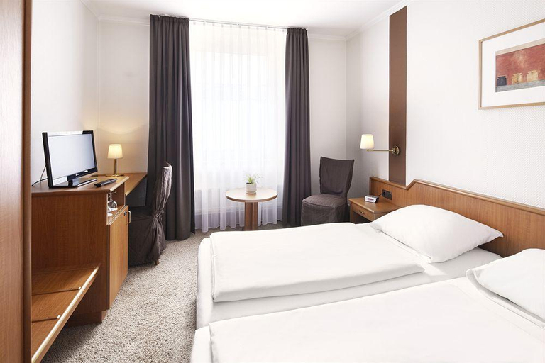 Bedroom 3, Hotel Jensen, Lübeck