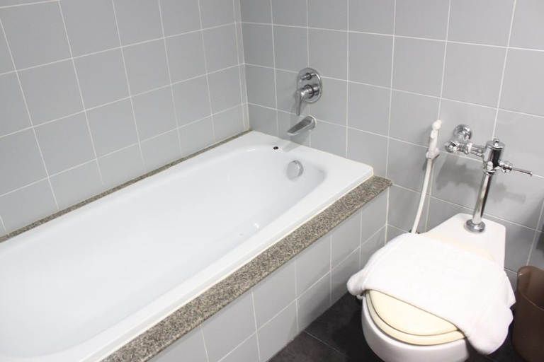 Bathroom, K Park Grand Hotel, Khiri Ratthanikhom
