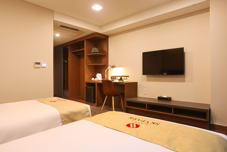 Bedroom 29