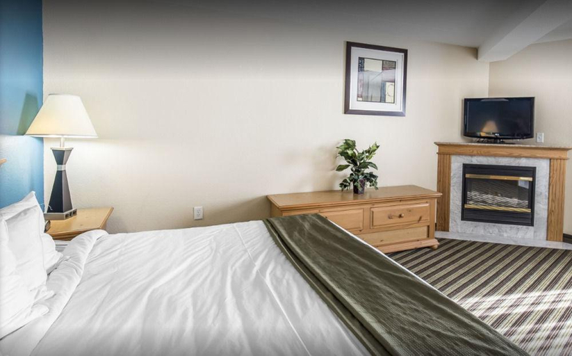 Bedroom 3, American Inn and Suites, Dubuque
