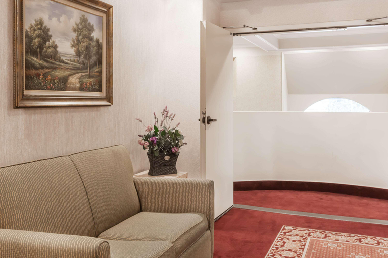 Public Area 3, Ramada by Wyndham Bakersfield North, Kern