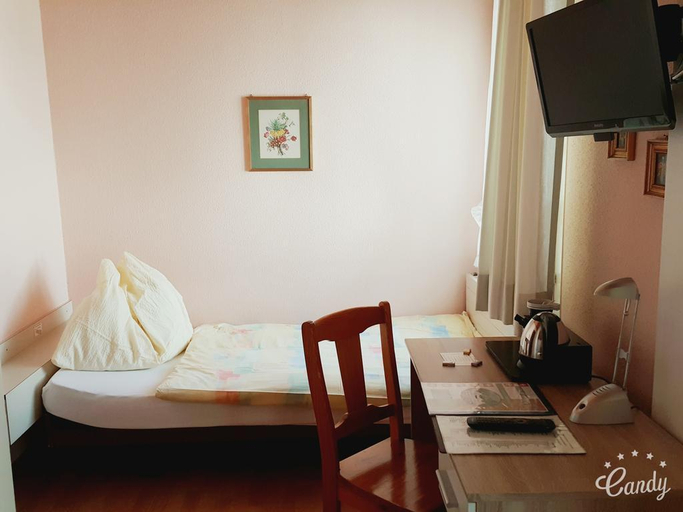 Bedroom 3, Post Hardermannli, Interlaken