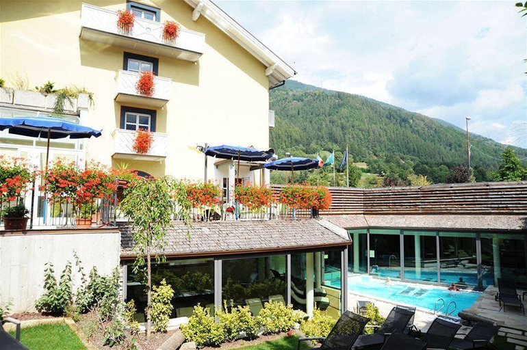 Exterior & Views 5, Albergo Dimaro Welness & Family Hotel, Trento