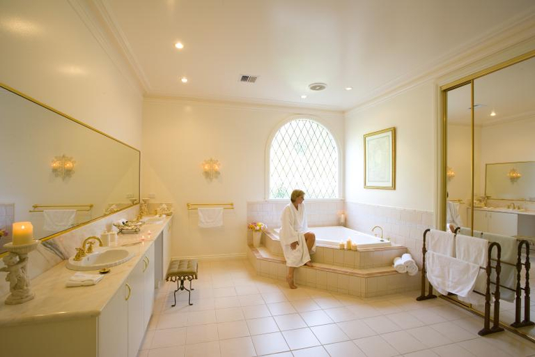 Bathroom 5, Montfort Manor, Latrobe - Traralgon