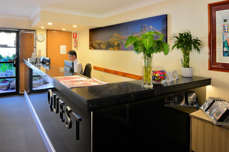 Public Area 4, Quest Ascot, Ascot
