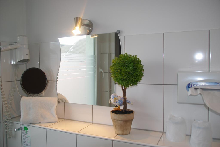 Bathroom 3, Art Hotel Körschen, Essen