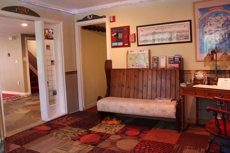 Public Area 5, Sugartree Inn, Washington