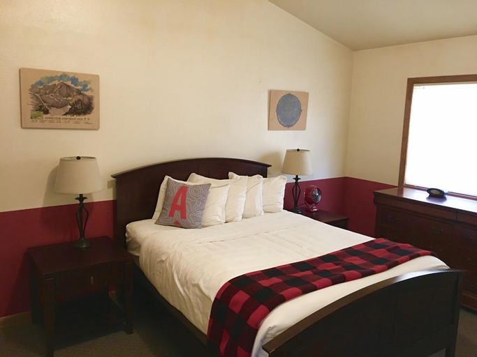 Bedroom 1, Boulder Mountain Lodge, Boulder