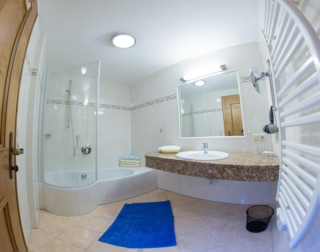 Bathroom, Der Schwendterwirt, Kitzbühel