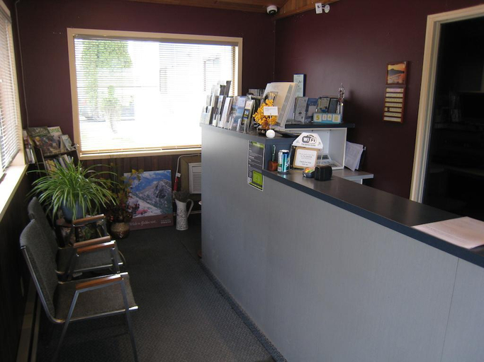 Public Area 3, Rondo Motel, Columbia-Shuswap