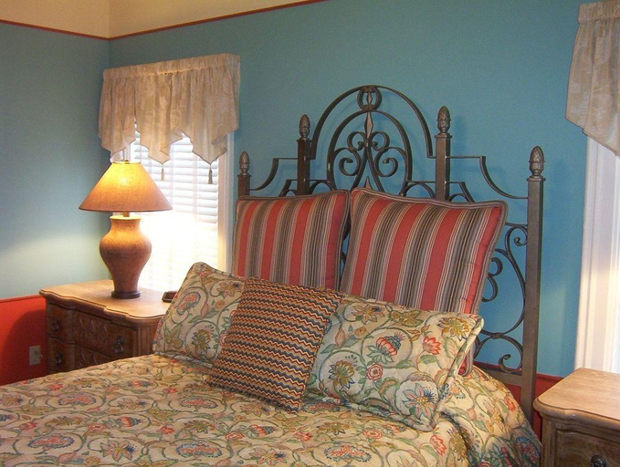 Bedroom 4, Hidden Garden Cottages Bed & Breakfast, Allegan