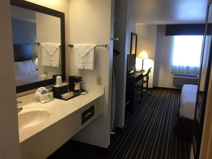 Bathroom 5, Quality Inn and Suites Round Rock, Williamson