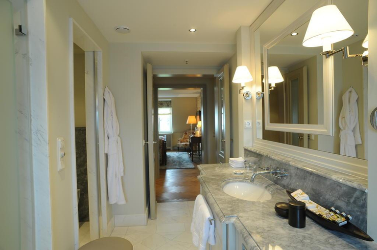 Bathroom 4, Hotel Detmolder Hof, Lippe