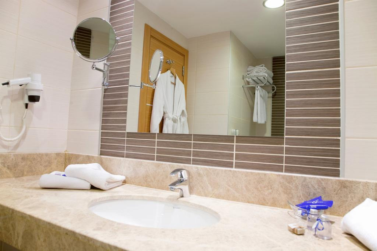 Bathroom 4, Hotel Tunali, Çankaya
