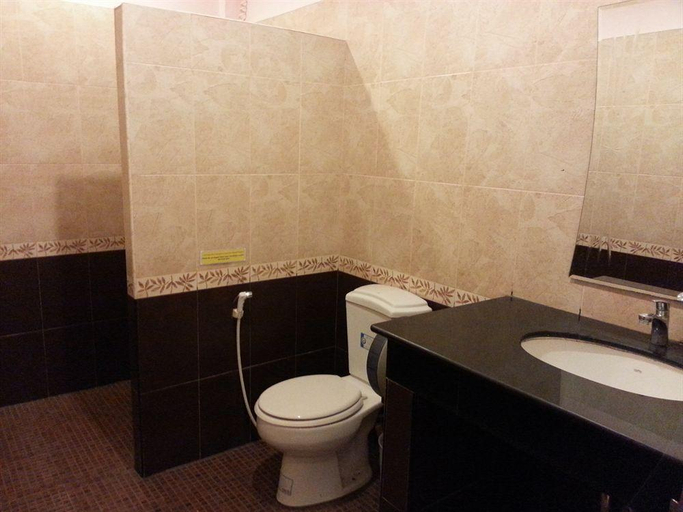Bathroom 3, Saithong Resort, Sikao