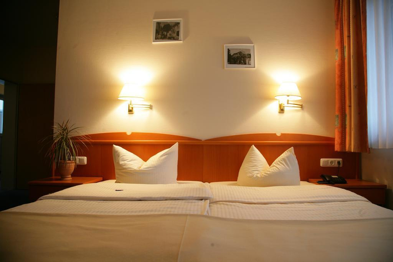 Bedroom 3, Hotel Wilhelmshöhe, Märkischer Kreis