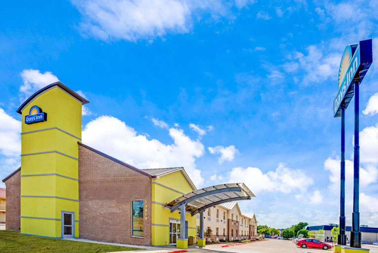 Exterior & Views 2, Arya Inn & Suites Farmers Branch, Dallas