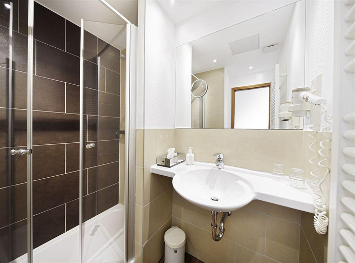 Bathroom 5, Hotel Jensen, Lübeck