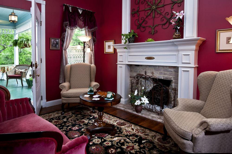 Public Area, White Oak Manor Bed & Breakfast, Marion