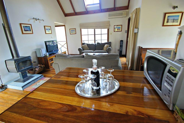 Exterior & Views 2, Manzanilla Ridge, Cessnock