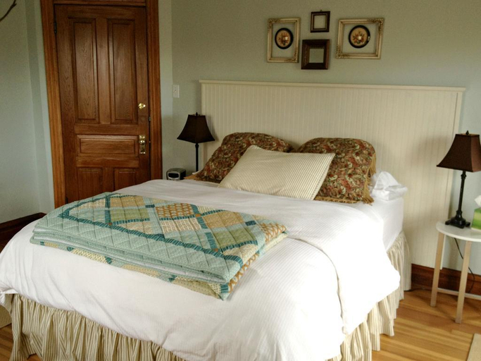 Bedroom 3, The Inn at Ragged Edge, Franklin