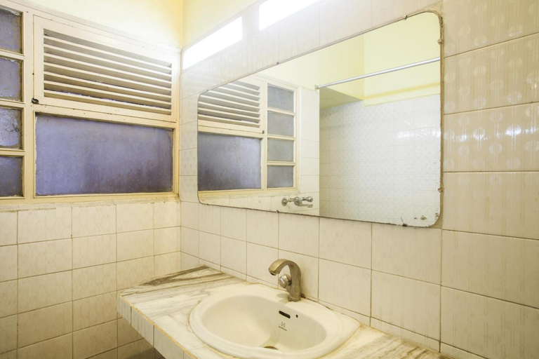 Bathroom 4, Hotel Airlines, Amritsar