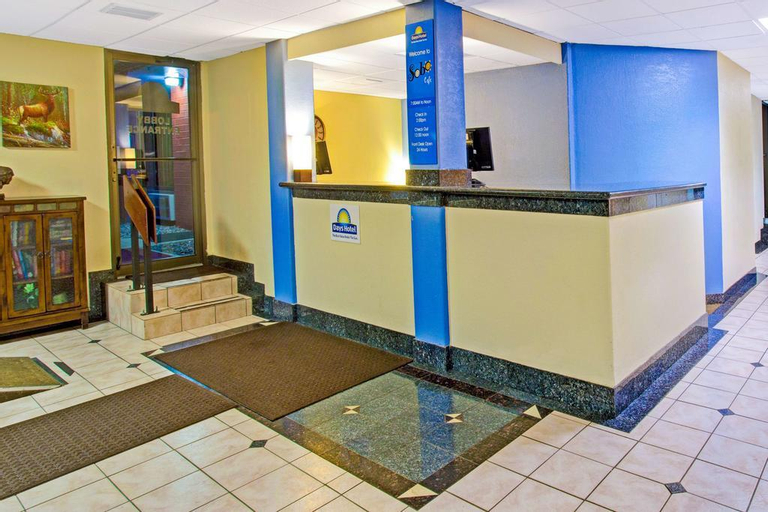 Public Area 3, Days Hotel by Wyndham Boulder, Boulder