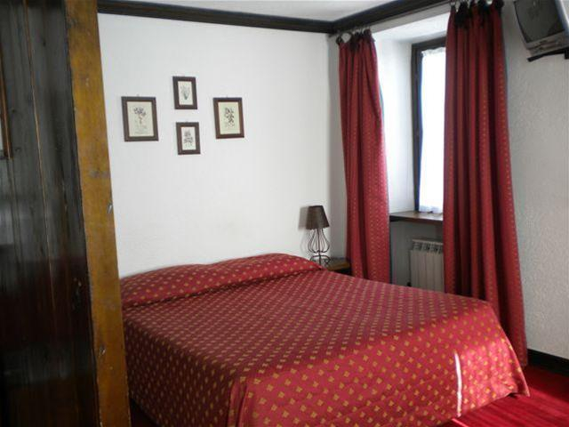 Bedroom 2, Hotel Tavernier, Aosta