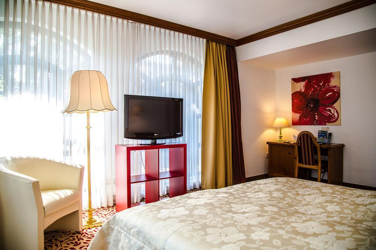 Bedroom 4, Landhaus Hotel Waitz, Offenbach