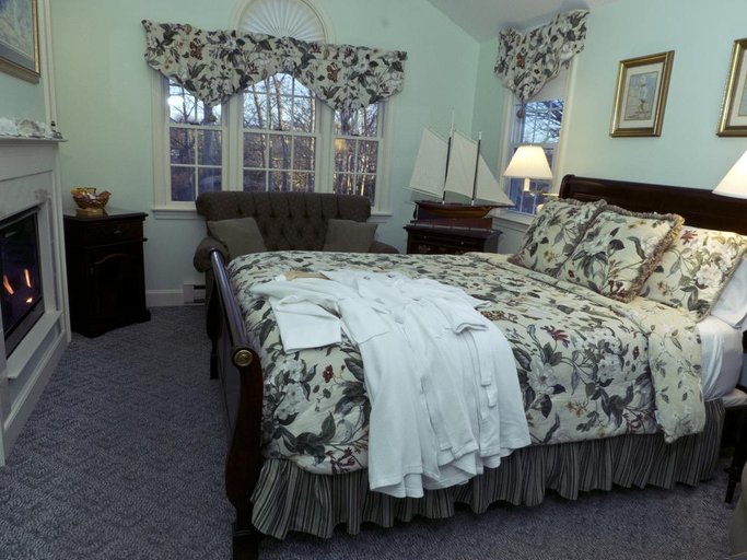 Bedroom 2, Old Harbor Inn, Barnstable