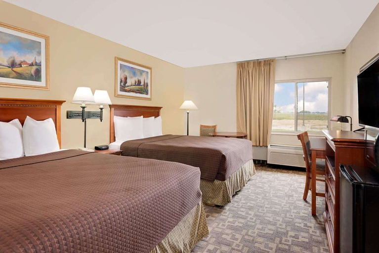 Bedroom 3, Days Inn by Wyndham Brookings, Brookings