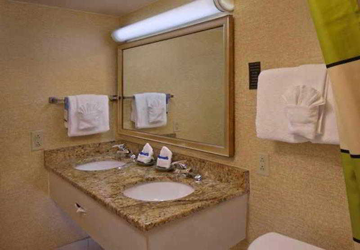 Bathroom 5, Fairfield Inn & Suites Palm Beach, Palm Beach